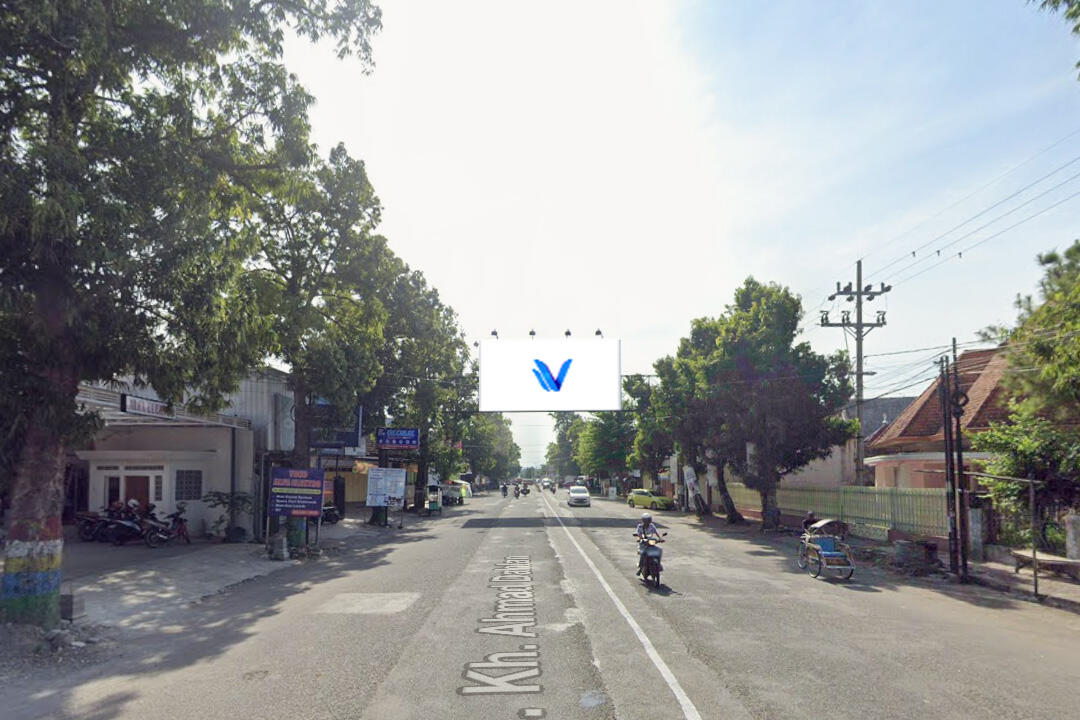 Billboard Jl. K.H Ahmad Dahlan Timur, Banyudono, Kec.Ponorogo Kab.Ponorogo (Luwes)