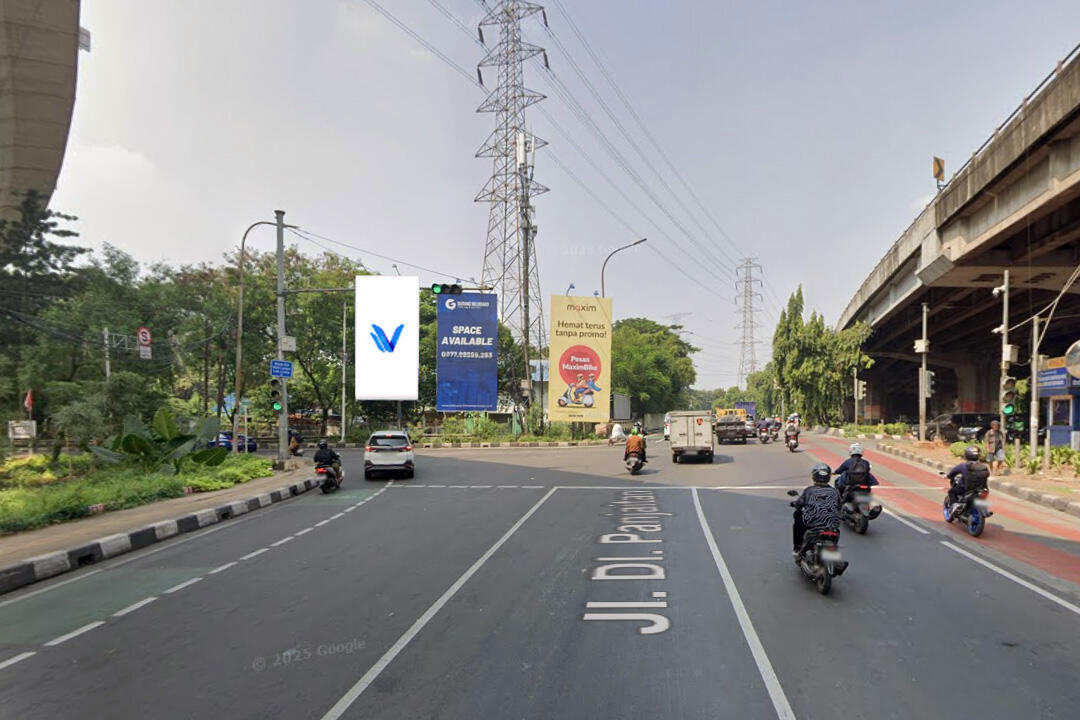 Billboard Jl. DI. Panjaitan 3, Jakarta Timur