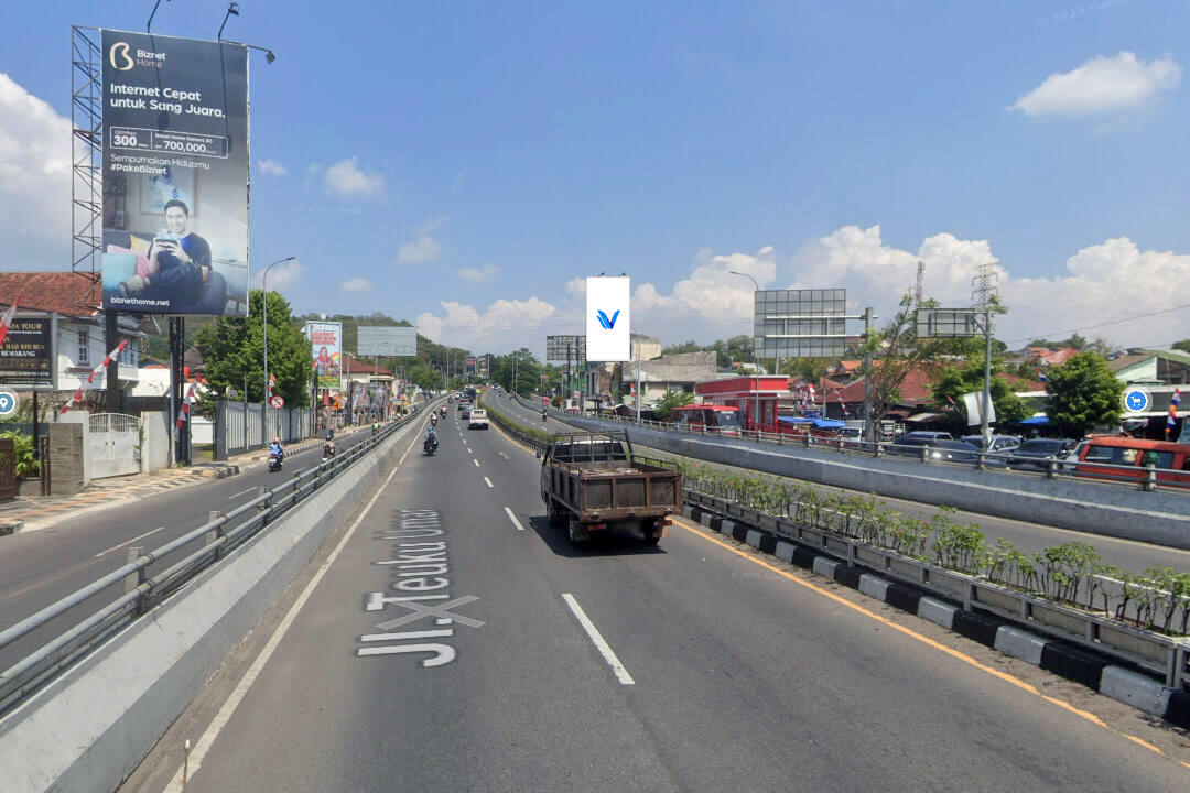 Billboard Jl. Teuku Umar Semarang (Samping Pasar Jatingaleh), Semarang