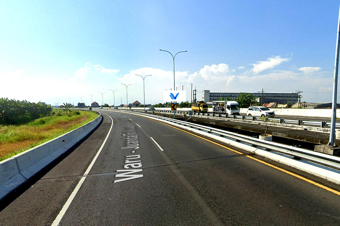 Billboard Jl. Tol Waru - Juanda, Sidoarjo