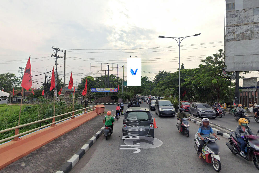 Billboard Jl. Brigjend Sudiarto (Pertigaan Unta Raya), Semarang