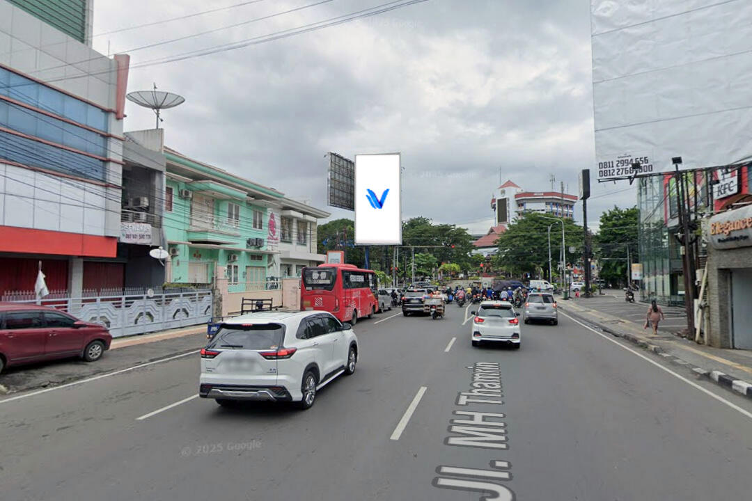 Billboard Jl. MH. THAMRIN (Luna Hijab), SEMARANG