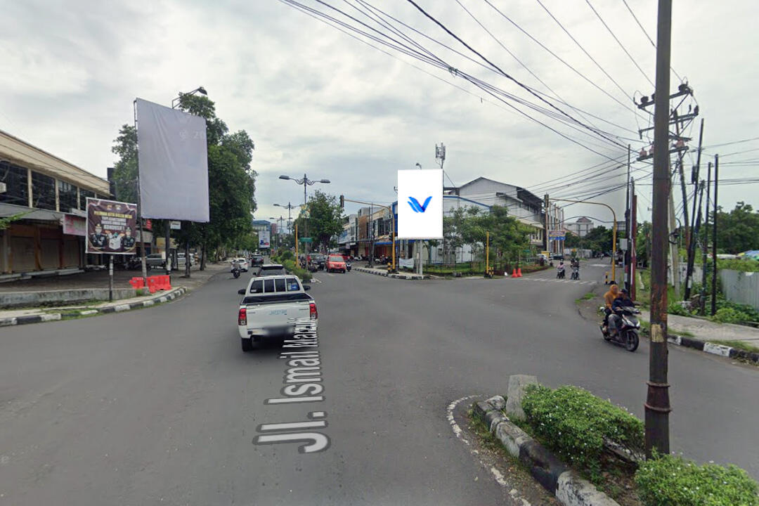Baliho Jl. Bung Karno, Mataram