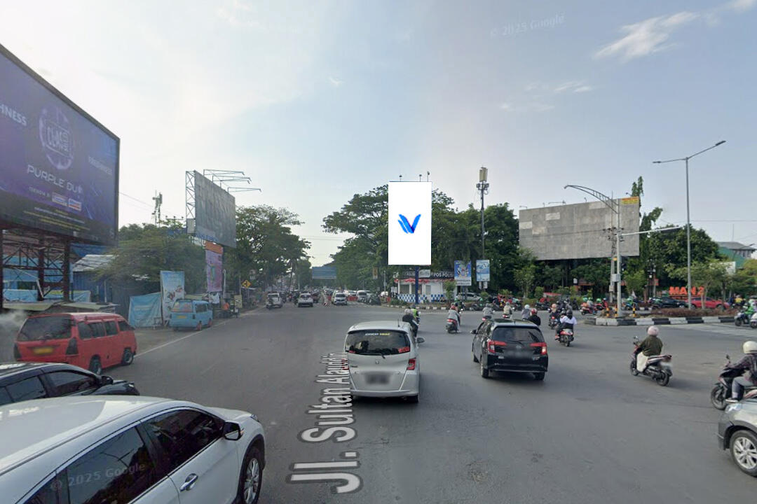 Billboard Pertigaan JL. Pettarani - JL. Alauddin, Makassar