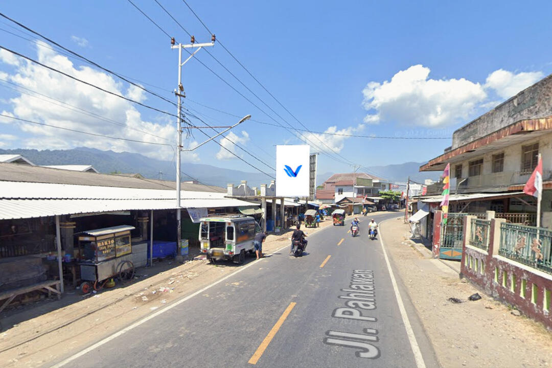 Baliho Jl. Raya Alas, Sumbawa