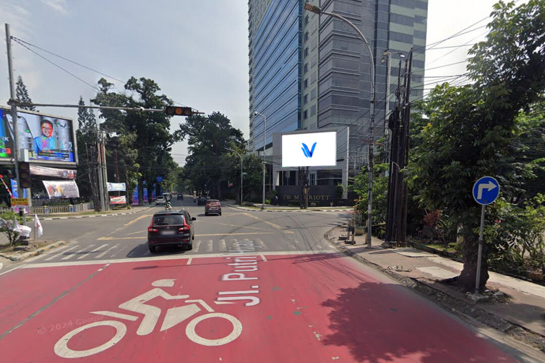 Videotron JL. PUTRI HIJAU (DEPAN JW MARRIOTT HOTEL), MEDAN