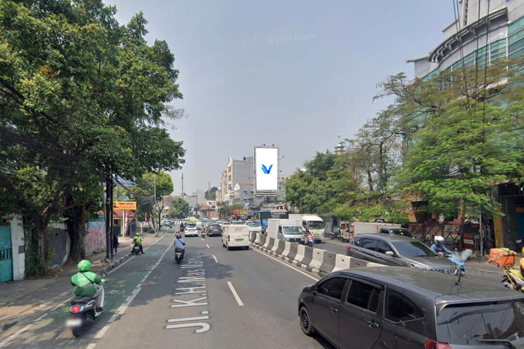 Billboard Jl. K.H. Mas Mansyur (Dekat Gedung KPP Tanah Abang), Jakarta Pusat