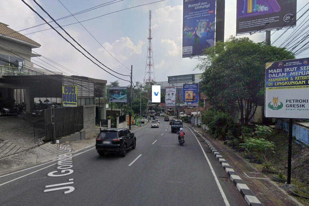 Billboard Jl. Setiabudi (Turunan Gombel Golf), Semarang