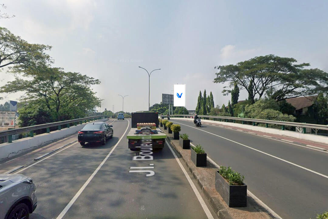 Billboard Jl. Boulevard Bintaro Jaya (Parigi), Tangerang Selatan