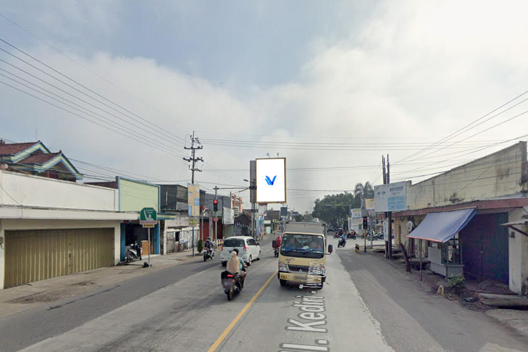 Baliho JL. RAYA NGADILUWIH (PERTIGAAN PASAR NGADILUWIH) KAB. KEDIRI