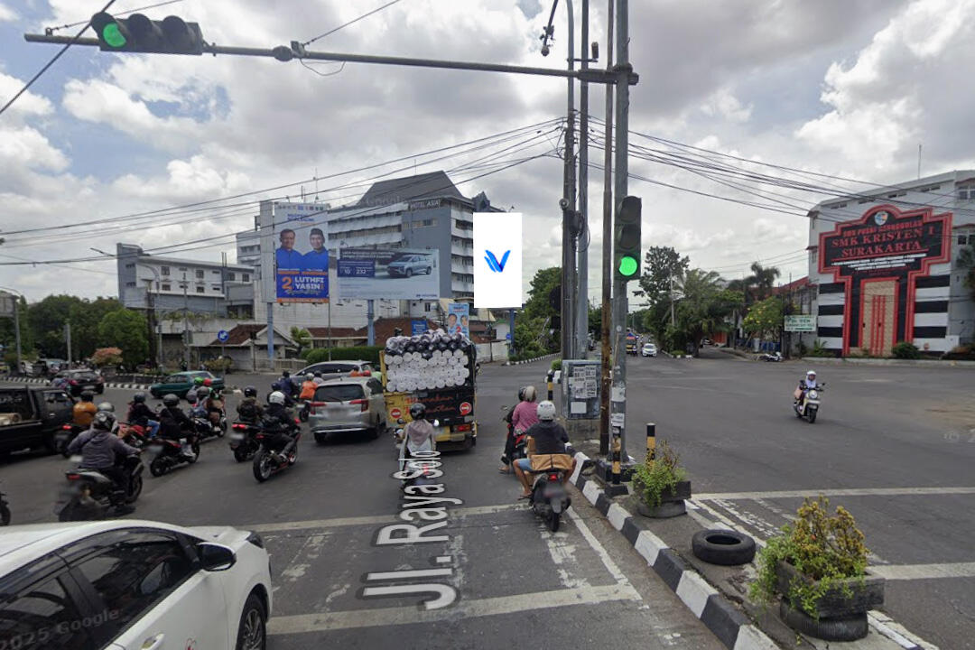 Billboard Jl. WolterMonginsidi, Depan Hotel Asia, Solo