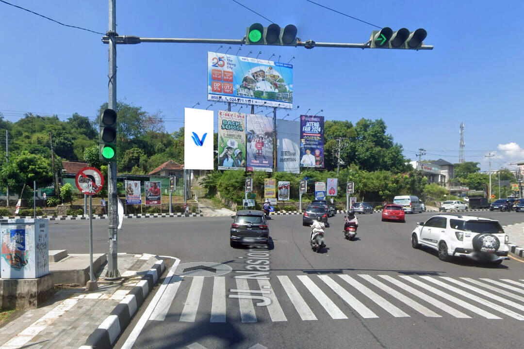 Billboard Jl. Teuku Umar - Dr. Wahidin Kaliwiru, Semarang