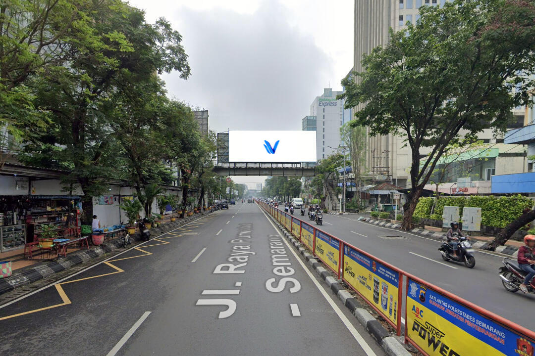 Billboard Jl. A. Yani Plaza Simpang 5 (Samping Hotel Lois Kienne), Semarang
