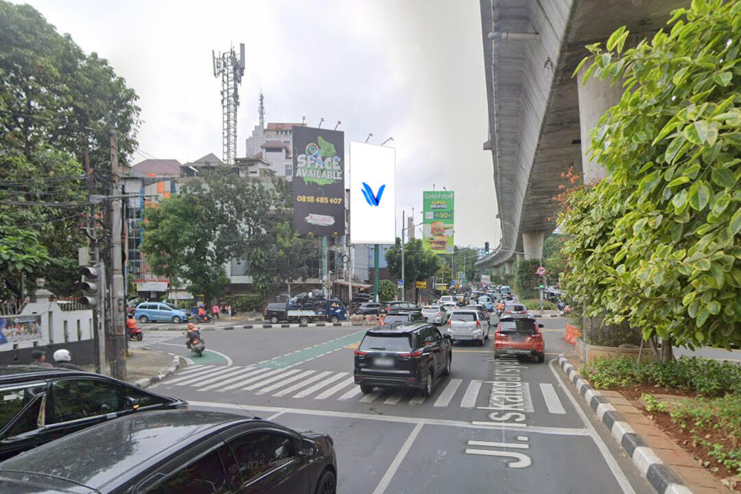 Billboard Jl. Prapanca Raya (dekat Kantor Walikota Jakarta Selatan), Jakarta Selatan