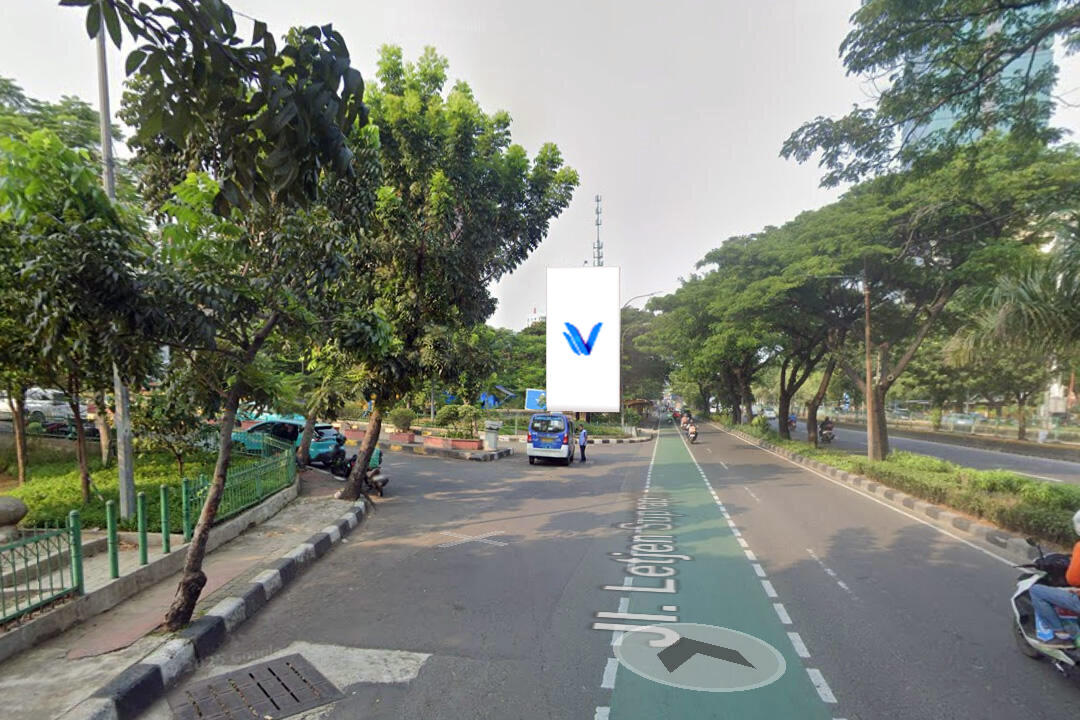 Billboard Jl. Letjend Suprapto ITC Cempaka Mas, Jakarta Pusat