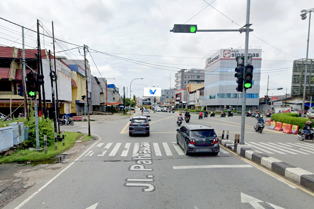 Billboard Median JL. Veteran Menuju JL. Ahmad Yani, Pontianak