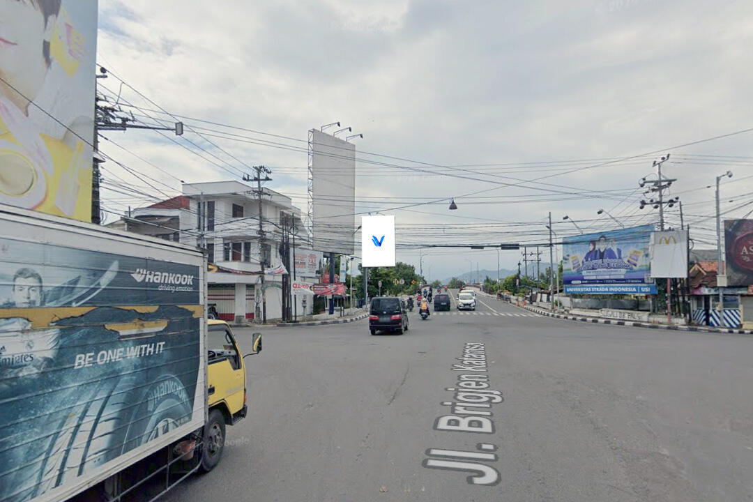 Baliho JL. BANDAR NGALIM (PEREMPATAN ALUN ALUN) KOTA KEDIRI