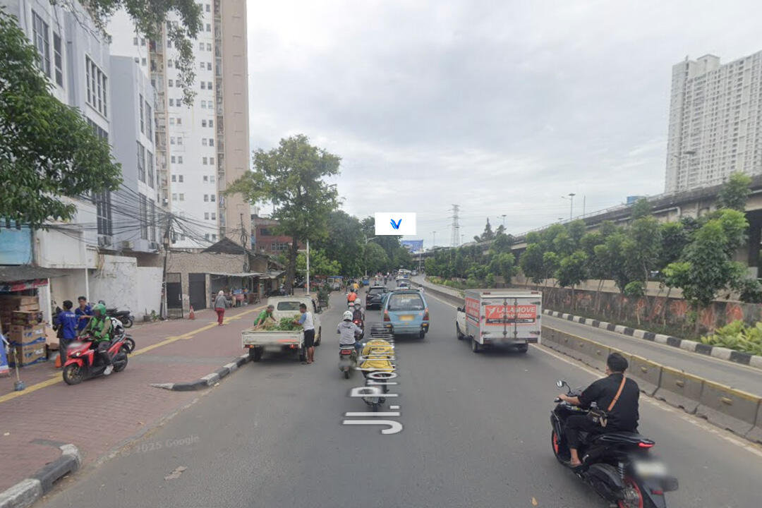 Billboard JL. Latumenten, Grogol Petamburan, Jakarta Barat