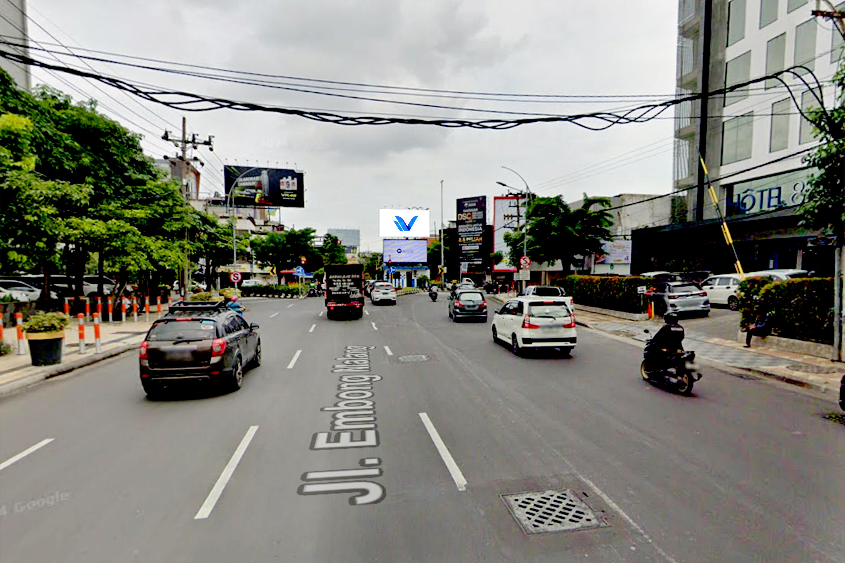 Billboard Perempatan Jl. Embong Malang - Tidar (dpn Hotel MaxOne), Surabaya