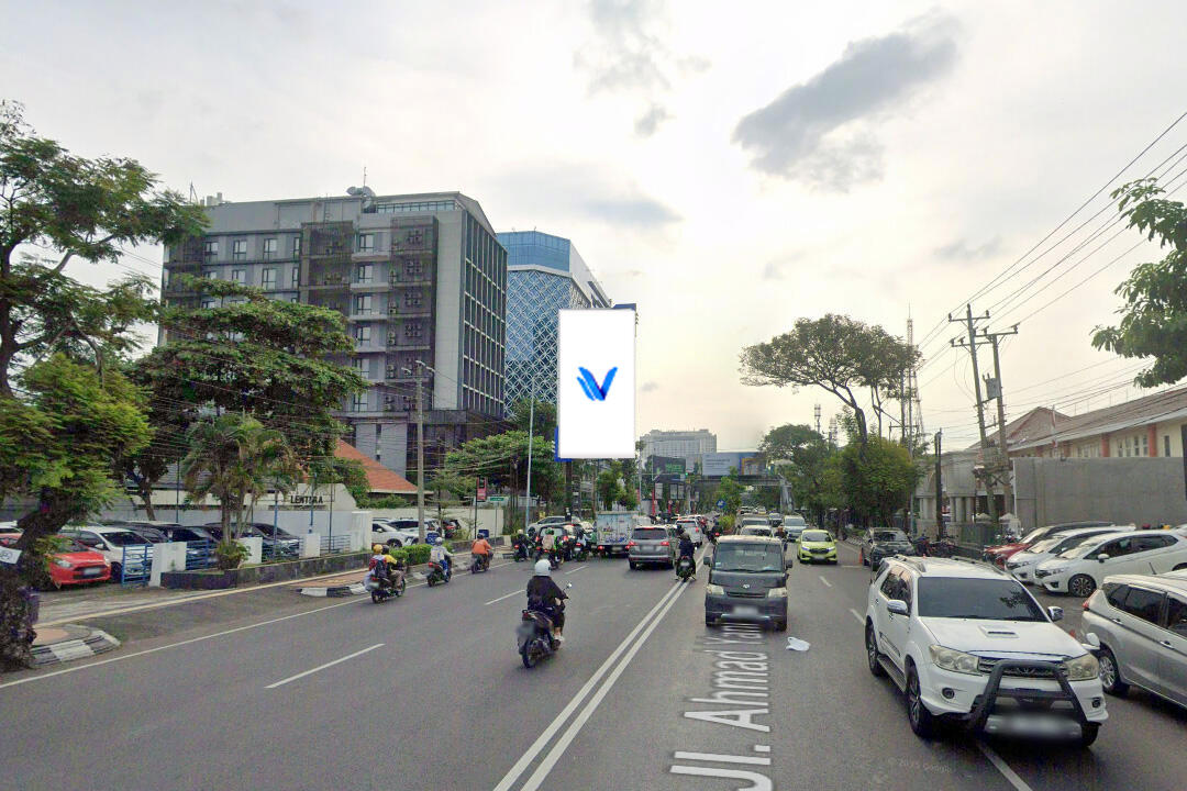 Billboard Jl. A. Yani Semarang Perempatan Erlangga - Depan Hotel HAKA, Semarang
