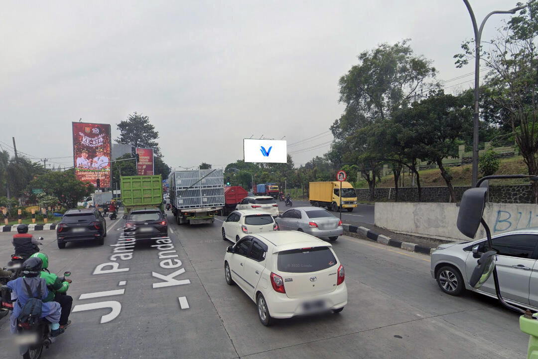 Billboard Jl. Siliwangi (Penerbad-Pertigaan Hanoman), Semarang