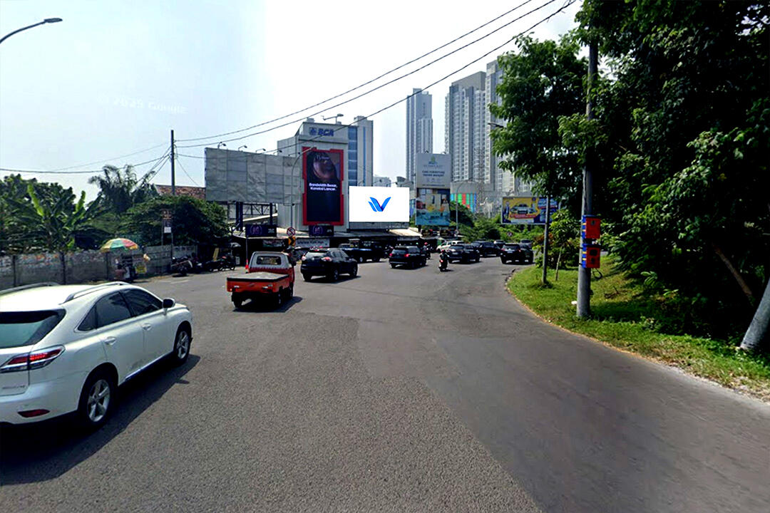 Billboard Bundaran Pakuwon Mall, Surabaya