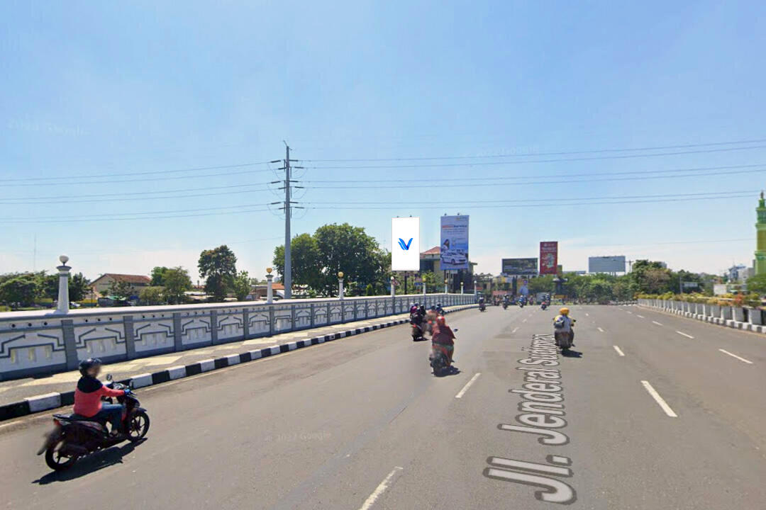 Billboard Jl. Jend. Sudirman Tugu Adipura Banjirkanal Barat, Semarang