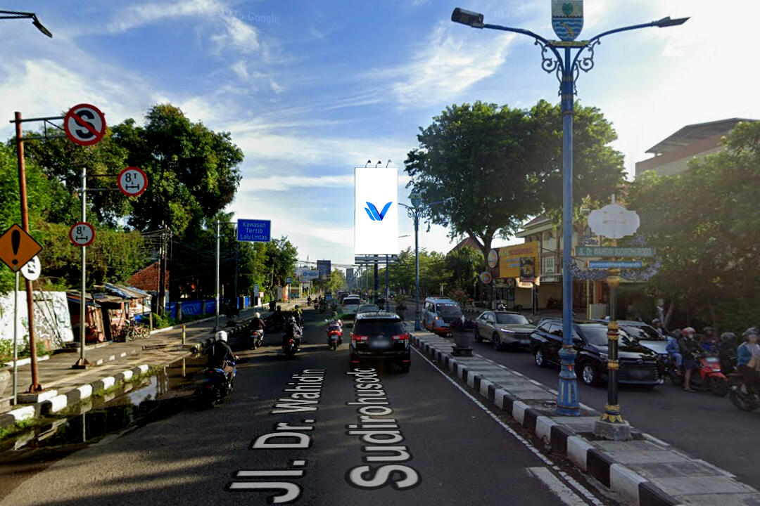 Billboard Median Jalan Jl. Dr. Wahidin, Cirebon
