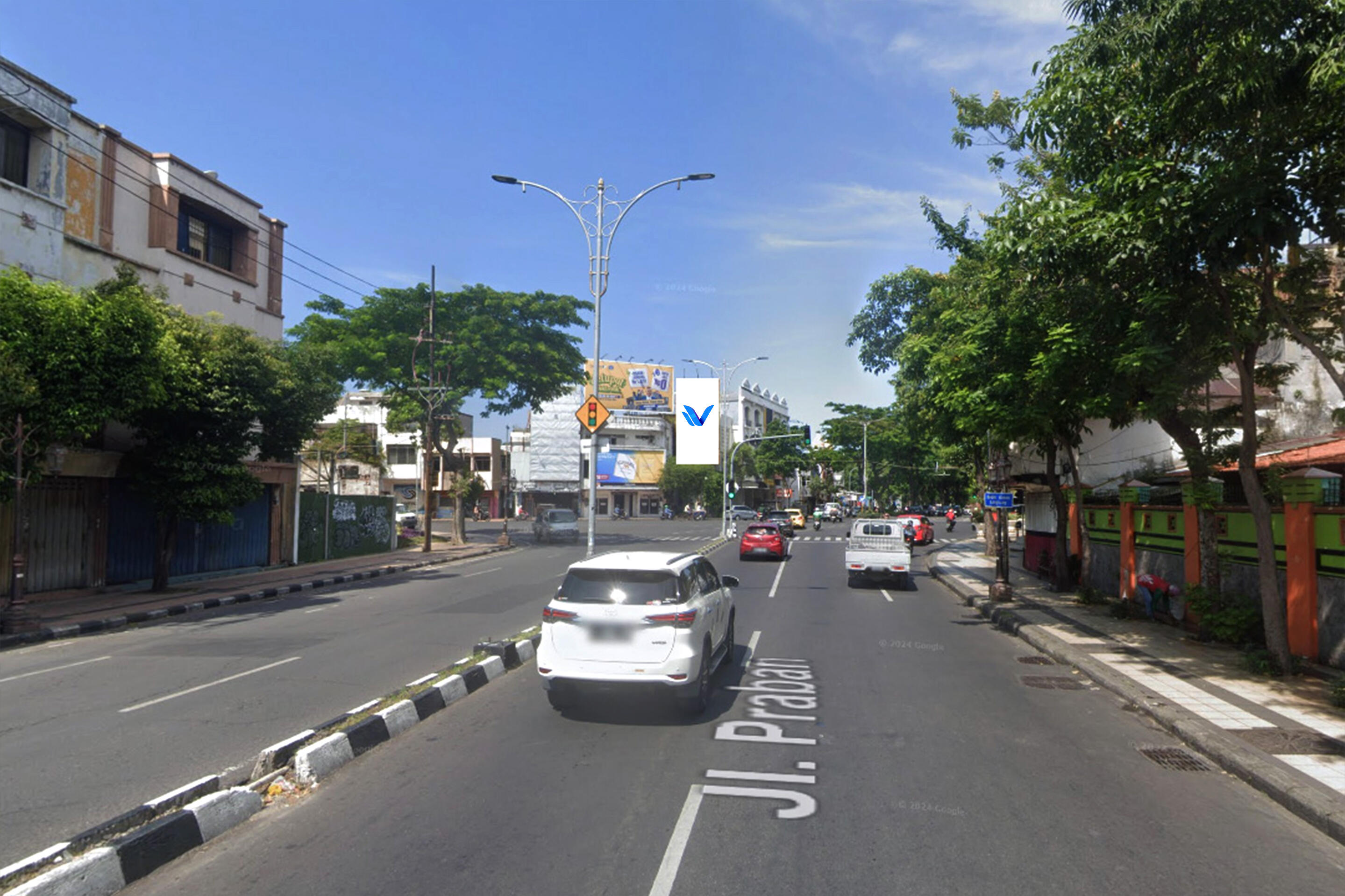 Billboard Perempatan Tunjungan - Gemblongan (Dekat Tunjungan Centre), Surabaya