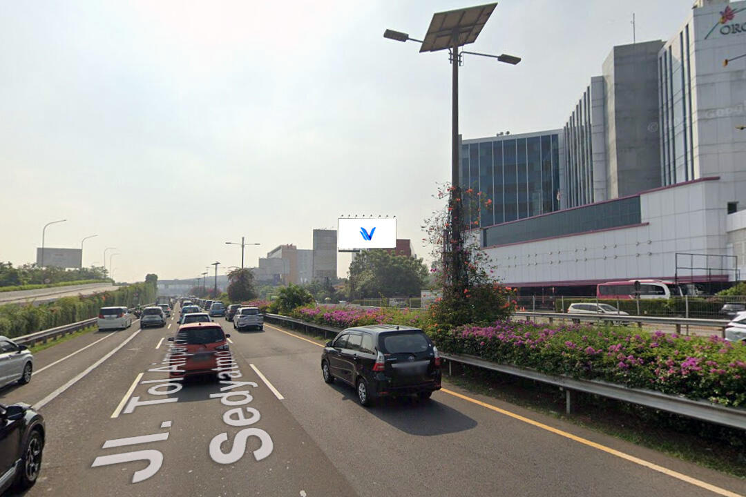 Billboard Sedyatmo Tol Road KM 32+600, Tangerang