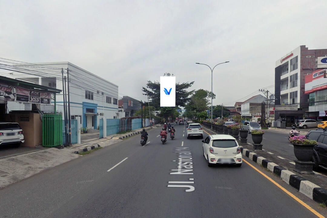 Billboard Jl. Jend. Sudirman Depan Showroom Suzuki, Semarang