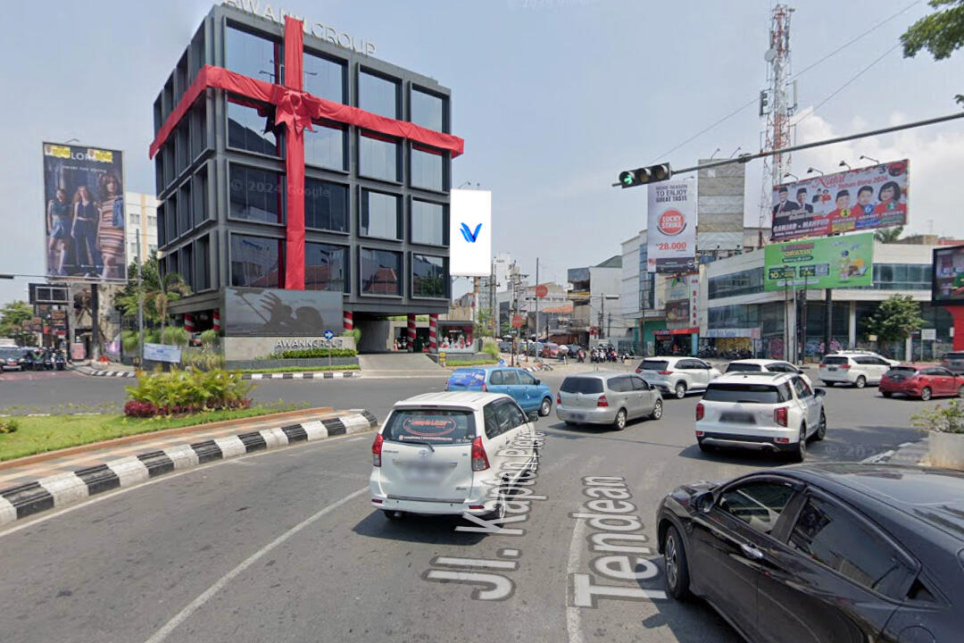 Billboard Jl. Pemuda Bundaran Paragon Mall, Semarang