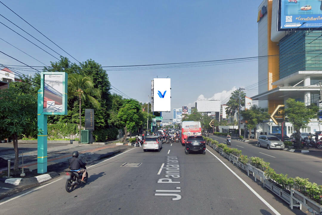 Billboard Jl. Pandanaran (Seberang Bank Mega Pandanaran), Semarang