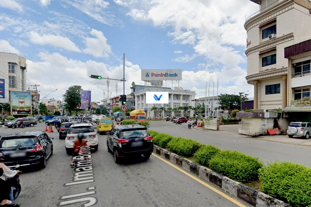 Billboard Simpang JL. Pahlawan - JL. Imam Bonjol, Pontianak