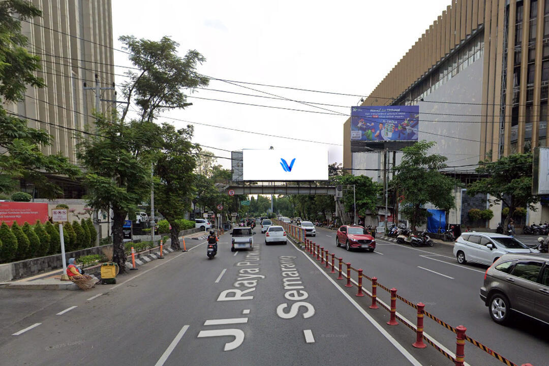Billboard Jl. A. Yani Plaza Simpang 5 (Samping Hotel Lois Kienne), Semarang