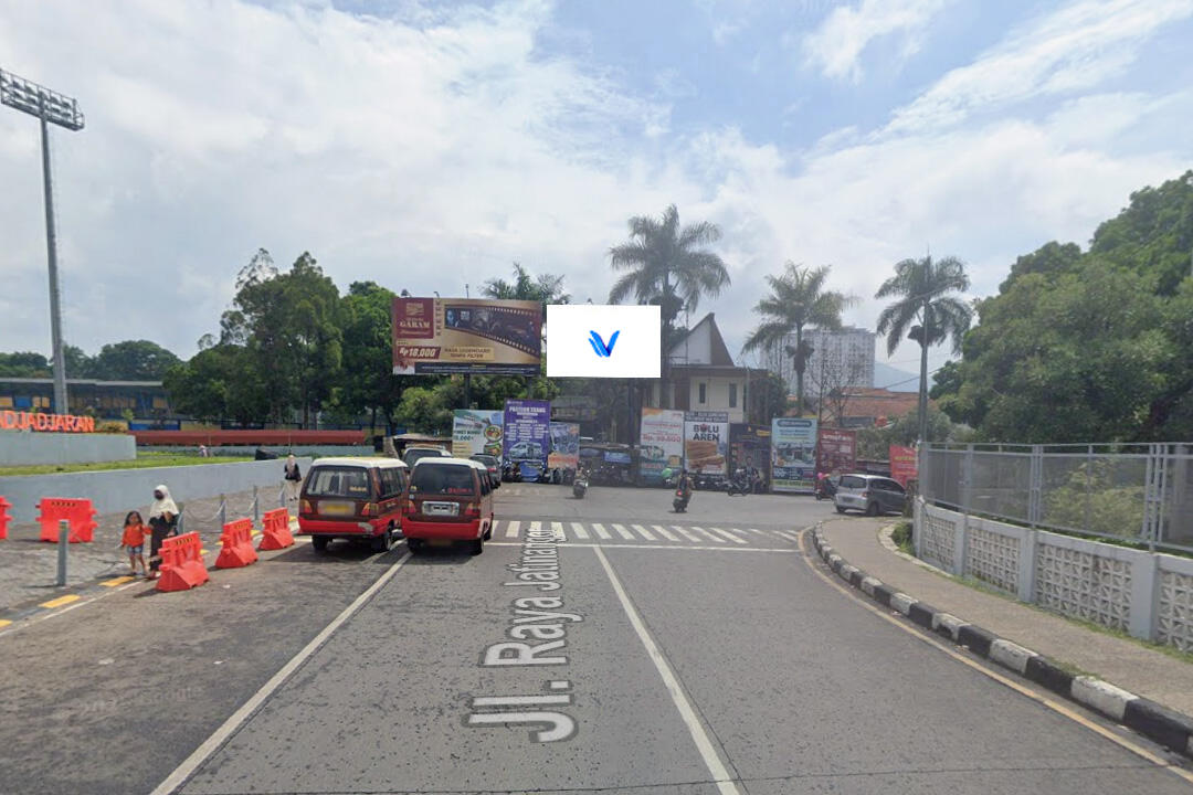 Billboard JL. Jatinegara Universitas Padjajaran, Bandung