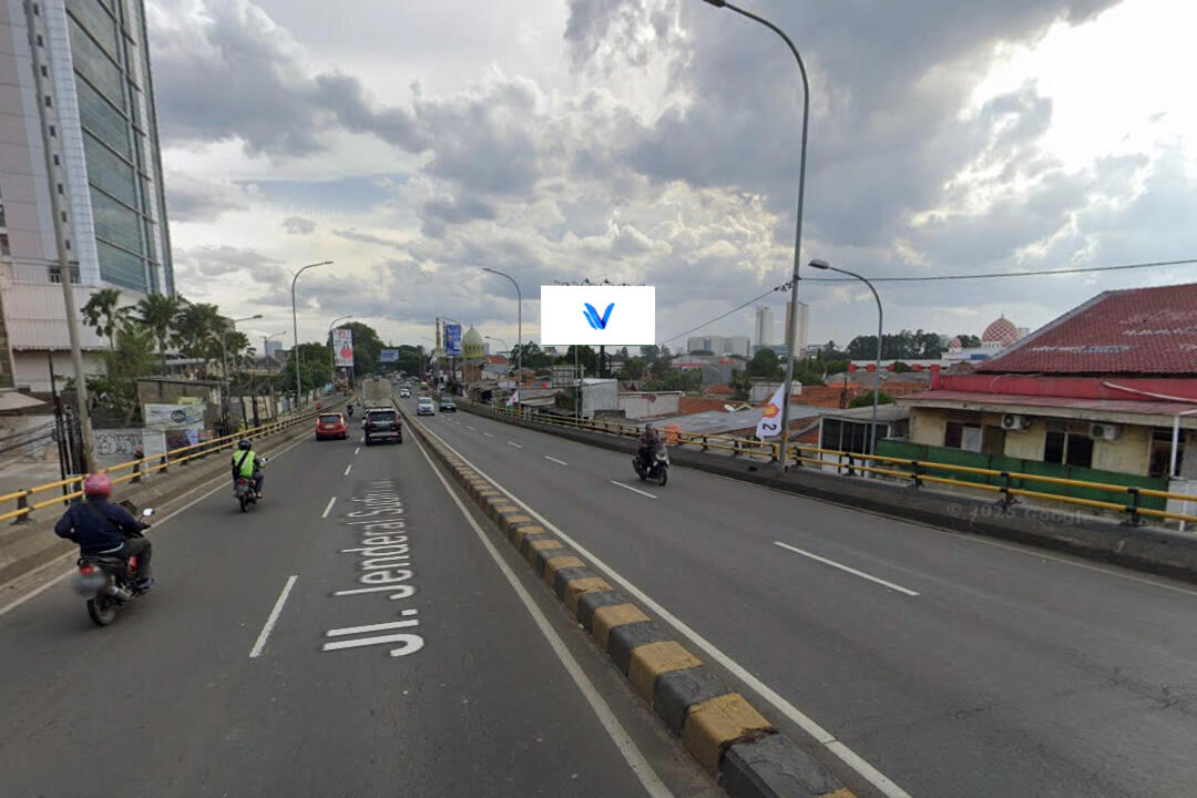 Billboard Jl. Jend. Sudirman (Flyover depan Paragon Square Apartement), Tangerang