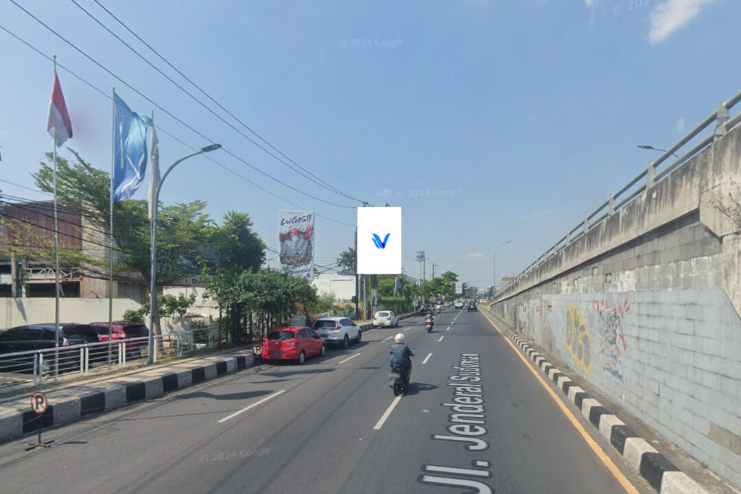 Baliho JI. Jend Sudirman Bund Fly Over Bund Kalibanteng, Semarang