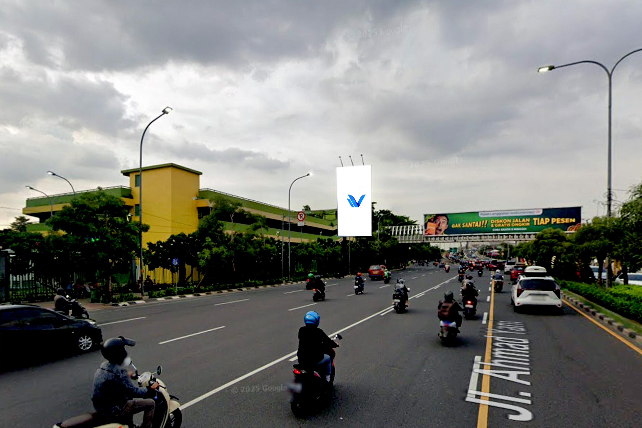 Billboard JL. Jendral Ahmad Yani (Depan GOR Patriot), Bekasi